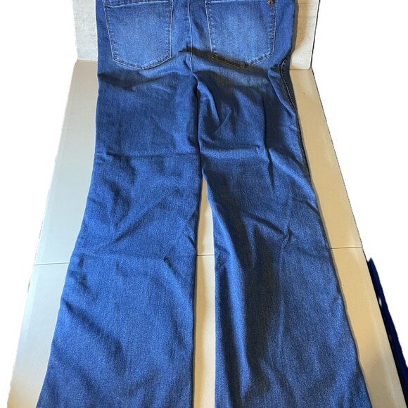 Democracy Jeans Size 16 light wash slight flare leg - Picture 4 of 12